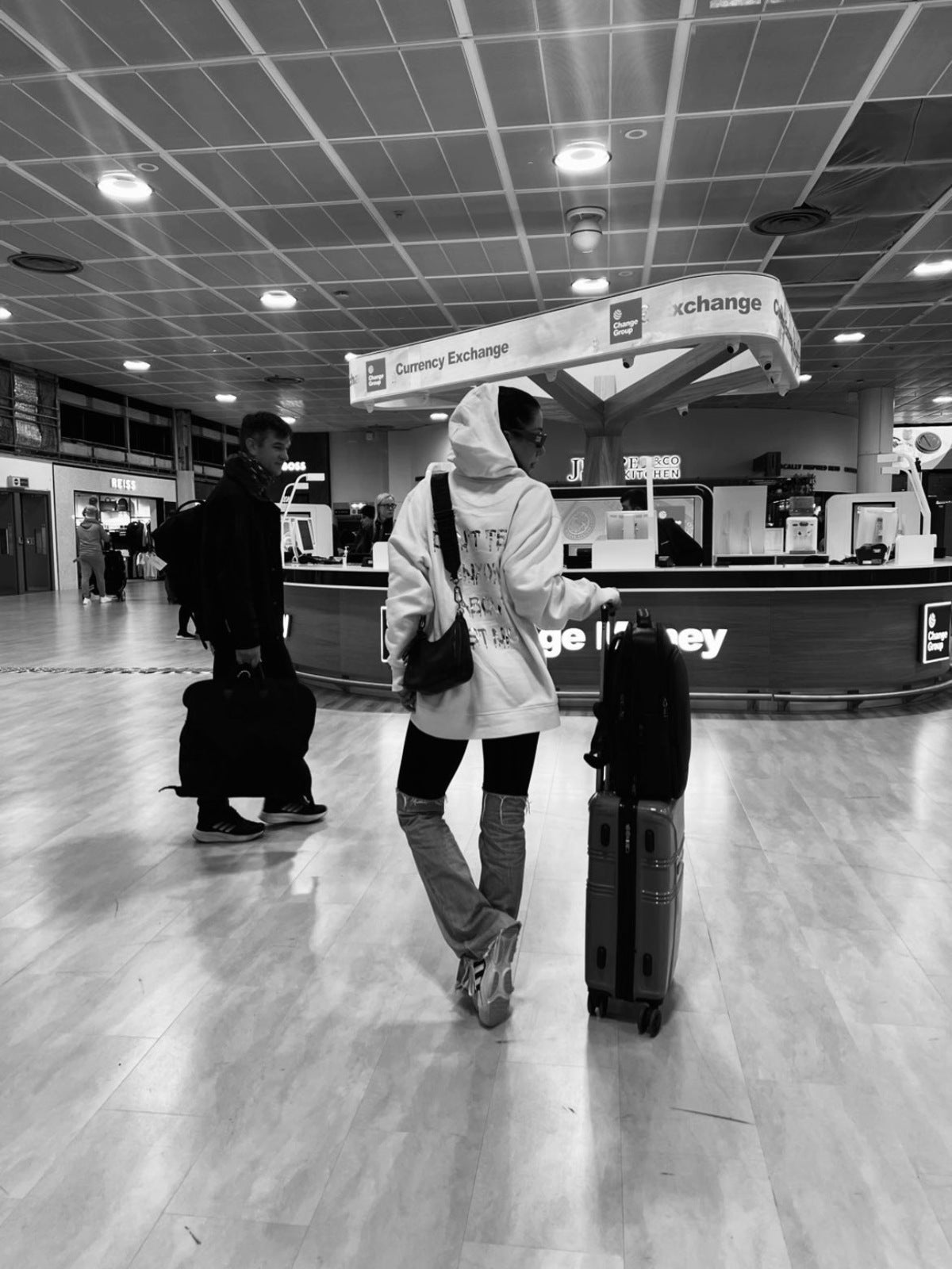 Суитшърт Don’t Tell Anyone